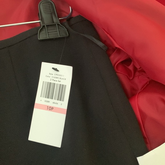 New Calvin Klein Outfit - Picture 3 of 5